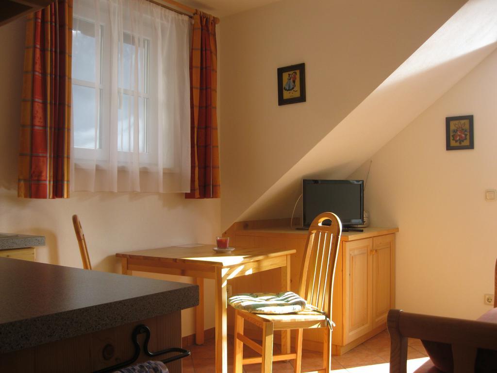 Pension Sarstein Hallstatt Rum bild